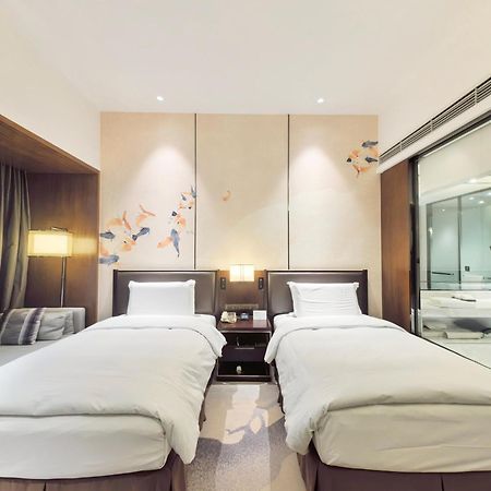 Doubletree By Hilton Ningbo Beilun Hotel Exterior photo