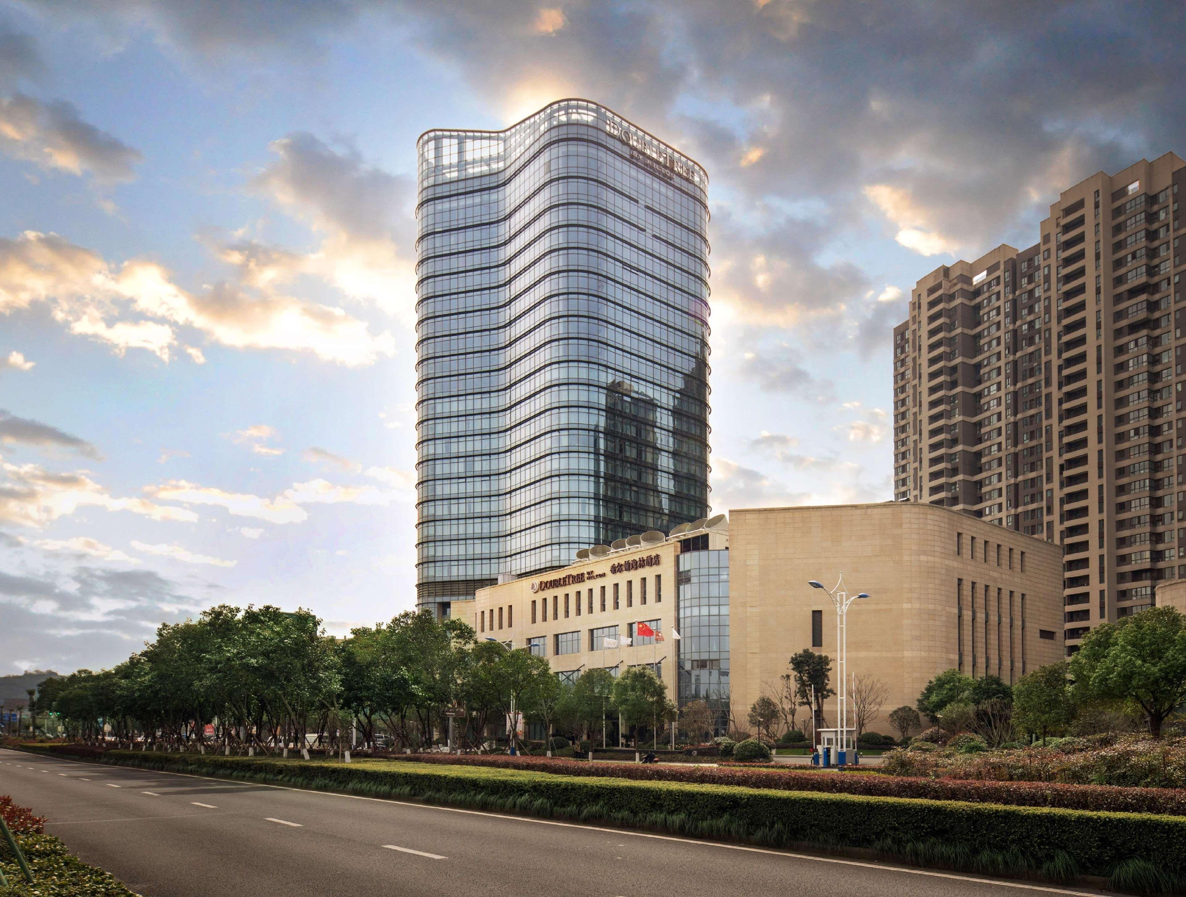 Doubletree By Hilton Ningbo Beilun Hotel Exterior photo