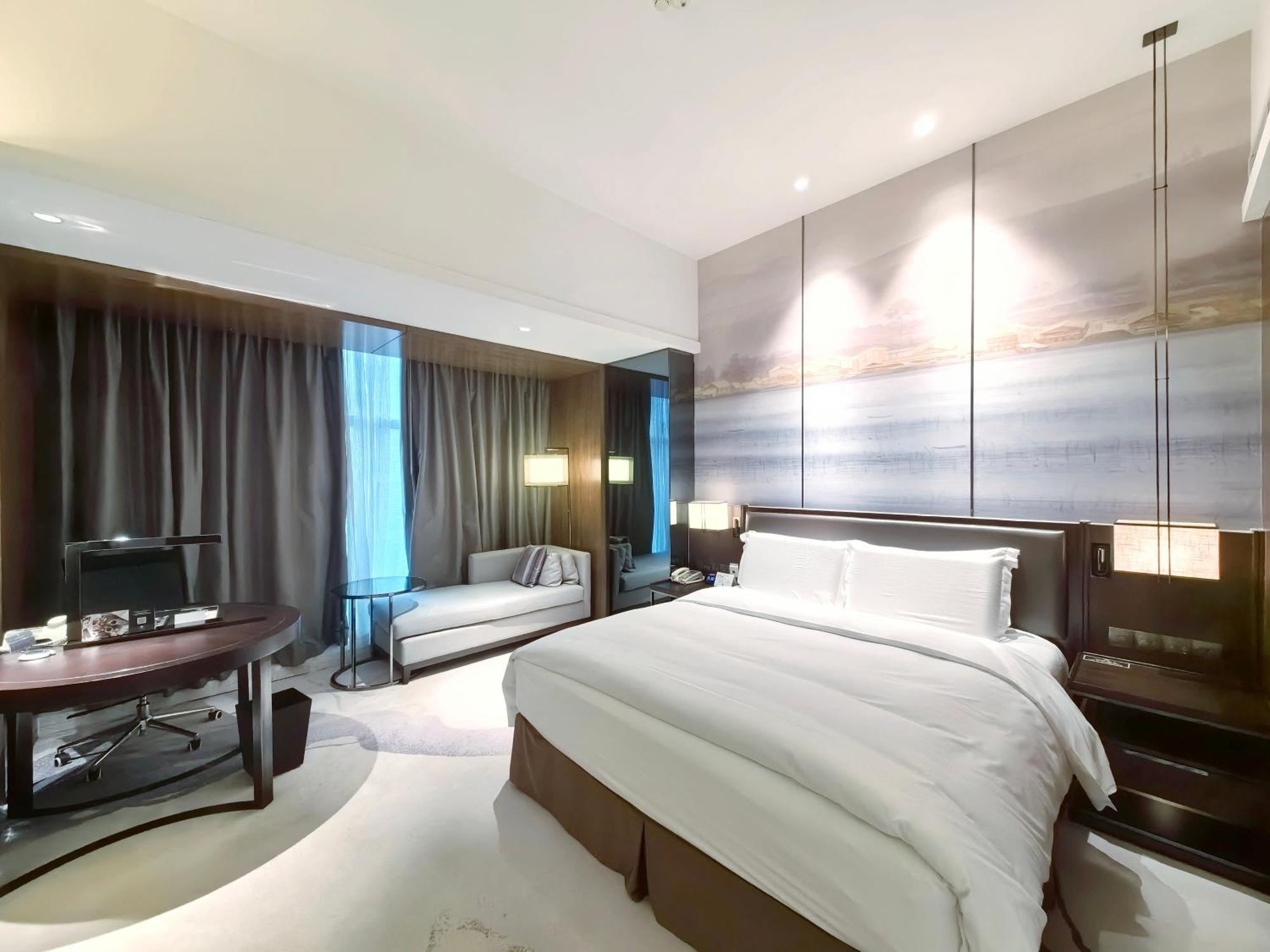 Doubletree By Hilton Ningbo Beilun Hotel Exterior photo
