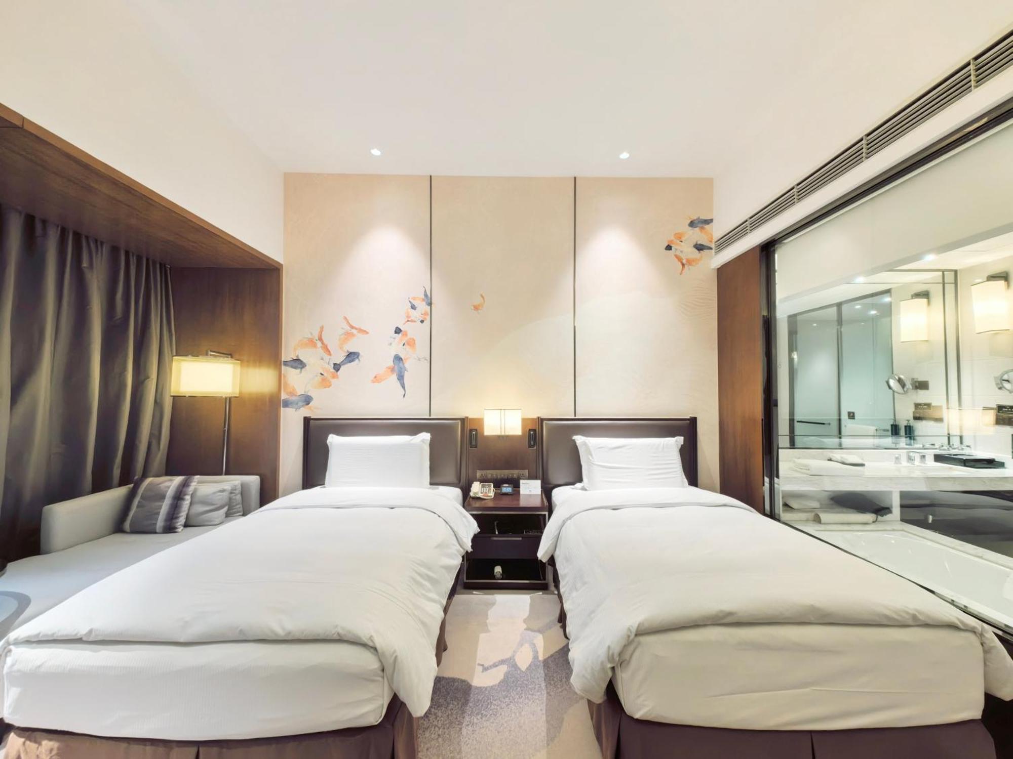 Doubletree By Hilton Ningbo Beilun Hotel Exterior photo