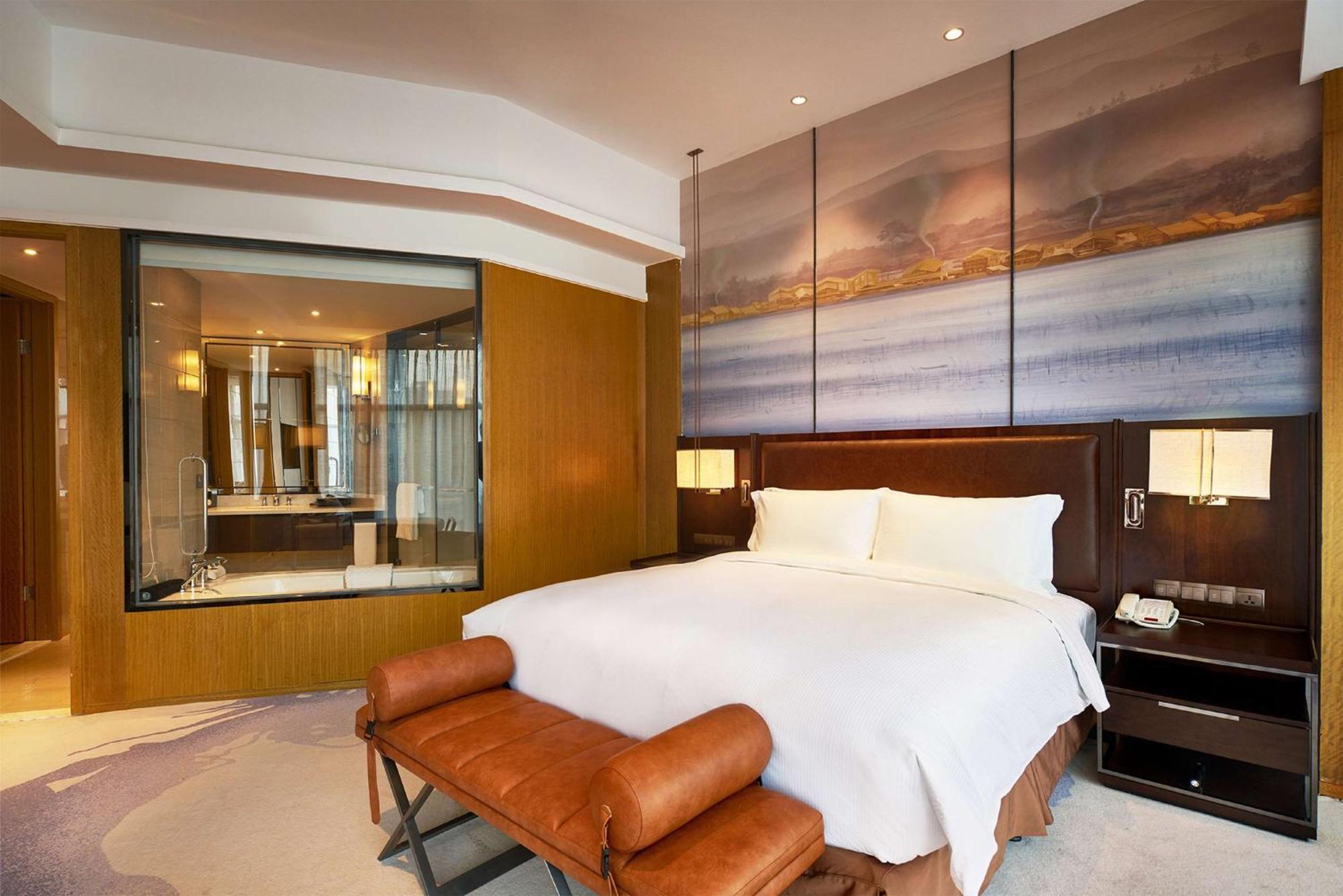 Doubletree By Hilton Ningbo Beilun Hotel Exterior photo