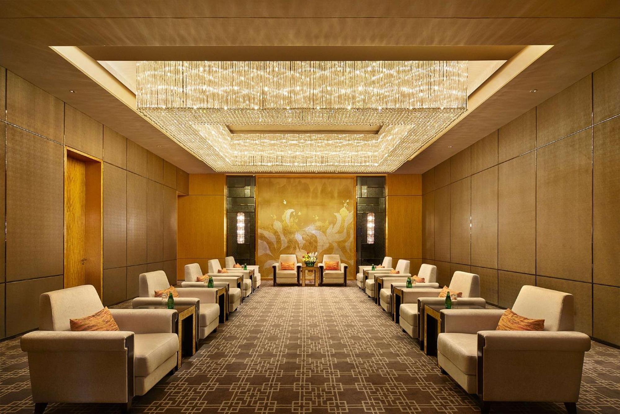 Doubletree By Hilton Ningbo Beilun Hotel Exterior photo