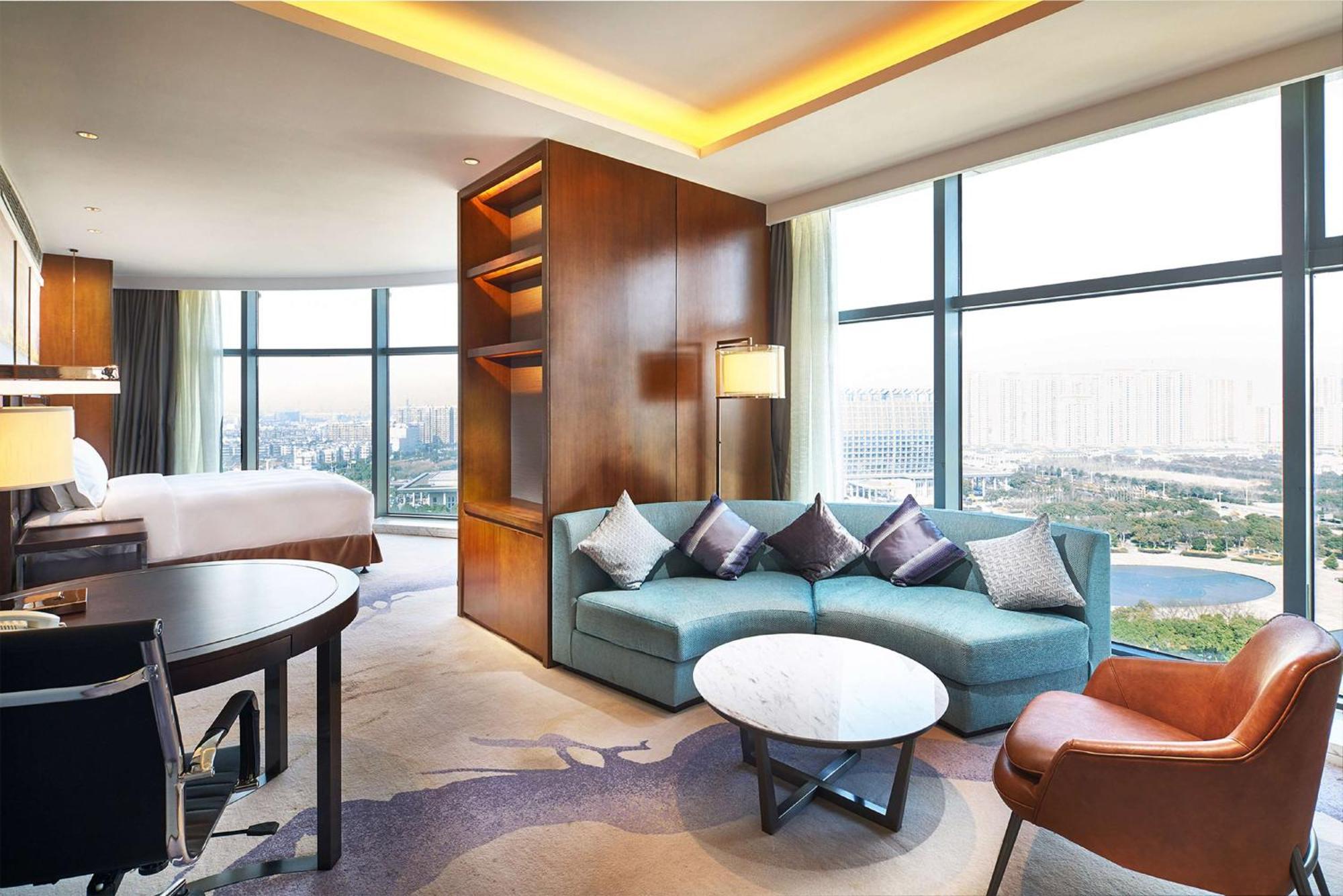 Doubletree By Hilton Ningbo Beilun Hotel Exterior photo
